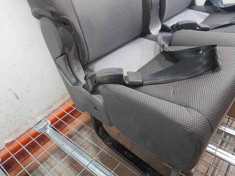 Foto 3ª: Asientos Traseros Toyota Hiace VERSION INDEFINIDA (2019)