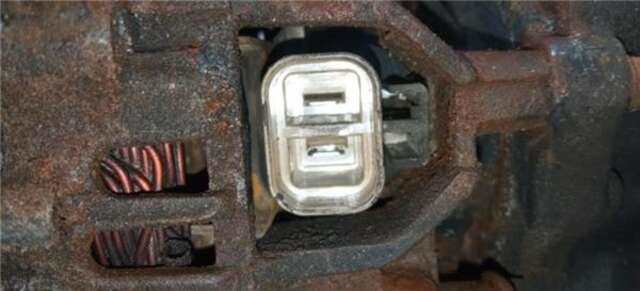 Foto 3ª: Alternador Mitsubishi L200 2.5 2500 GL DIESEL [2.5 LTR. - 55 KW DIESEL] [4 D 56]