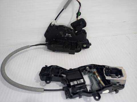 Foto 3ª: Cerradura Puerta Delantera Izquierda Volkswagen Touran ADVANCE BMT 110CV [CRKB] (2015)