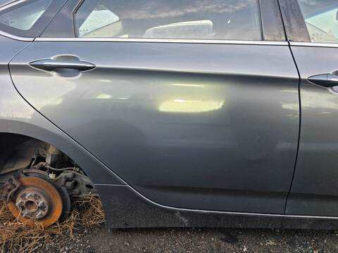 Foto 2ª: Puerta Trasera Derecha Hyundai i40 KLASS BLUE 116CV 85KW (2014)