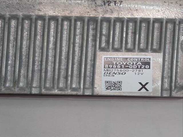 Foto 2ª: Centralita Motor ECU Toyota Yaris 1.5 NSP131_) 112CV [2NR-FKE] (2010)