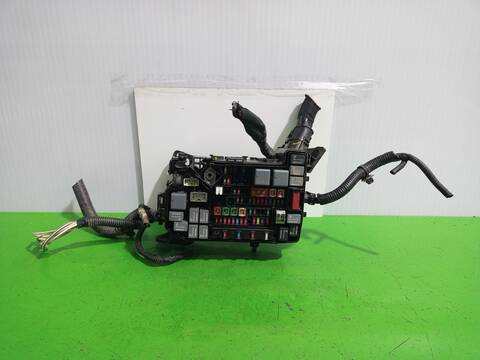 Caja Reles Fusibles Toyota Auris HYBRID FEEL EDITION 136CV