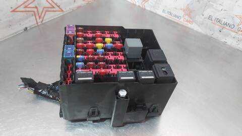 Foto 2ª: Caja Reles Fusibles Ford Transit AMBIENTE 75CV 55KW [UGCB] (2015)