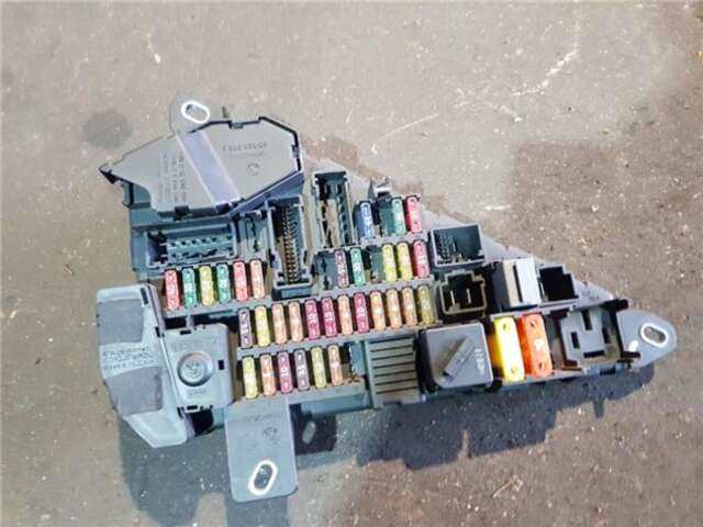 Caja Reles Fusibles Bmw Serie 5 518 3.0 530I [3.0 LTR. - 170 KW 24V CAT]