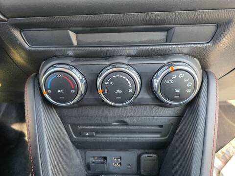 Mando Climatizador Mazda 2 P5 BERLINA