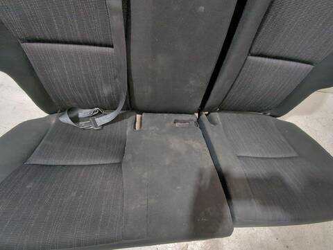 Foto 2ª: Asientos Traseros Toyota Auris 1.33 DUAL-VVTI NRE150_) 101CV [1NR-FE] (2006)