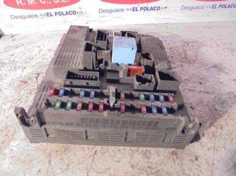 Foto 3ª: Caja Reles Fusibles Citroen C5 EXCLUSIVE 133CV 98KW [4HX] (2001)