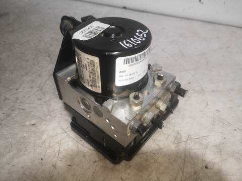 Foto 3ª: Abs Volvo V40 D4204T9 (2023)