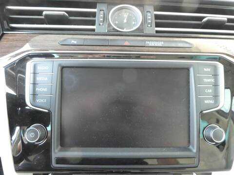 Foto 2ª: Sistema GPS Volkswagen Passat CUA (2015)