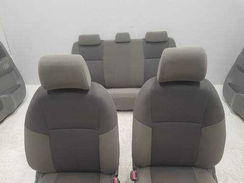 Foto 3ª: Juego Asientos Completos Toyota Hilux DOUBLE CAB 4X4 (2010)