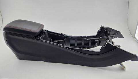Consola Central Mercedes Clase A 140 A 45 AMG 4-MATIC 176.052) 360CV 265KW