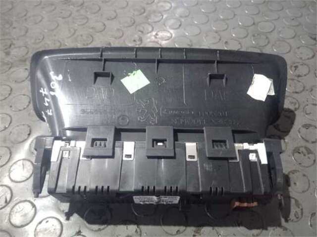 Foto 2ª: Pantalla Multifuncion Peugeot 308 1.6 SPORT [1.6 LTR. - 80 KW HDI FAP CAT (9HZ - DV6TED4)] [9HZ (DV6TED4)]