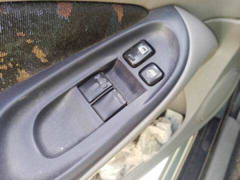 Botonera Elevalunas Nissan Almera ACENTA 110CV 81KW