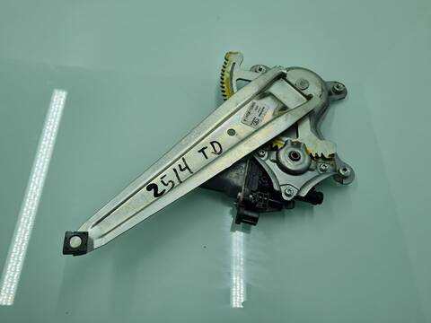 Elevalunas Manual Trasero Derecho Toyota Hilux 2.5 TD 144CV 106KW