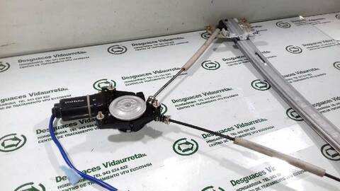 Foto 2ª: Elevalunas Eléctrico Delantero Derecho Kia Sportage 2.0 TD CAT 83CV 61KW [RE] (2000)