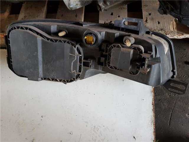 Foto 2ª: Faro Izquierdo Fiat Stilo 1.6 16V (192_XB1A) [182 B6.000]