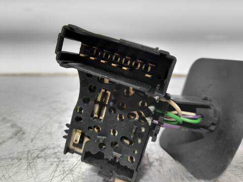 Foto 3ª: Mando Multifuncion Renault Clio AUTHENTIQUE 58CV 43KW [D7F G7] (2003)