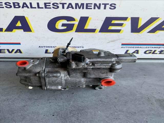 Foto 2ª: Compresor Aire Acondicionado Toyota Yaris 1.5 HIBRID 73-75CV/54-55KW (2018)