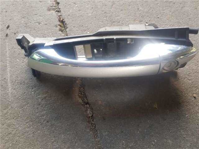 Maneta Exterior Delantera Izquierda Mercedes Clase C 160 2.2 200 CDI (203.004) [2.2 LTR. - 85 KW CDI CAT]