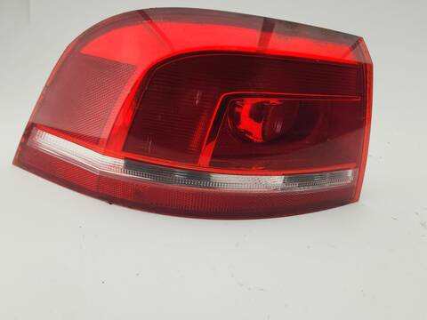 Piloto Trasero Izquierdo Volkswagen Passat 2.0 TDI 140CV 103KW