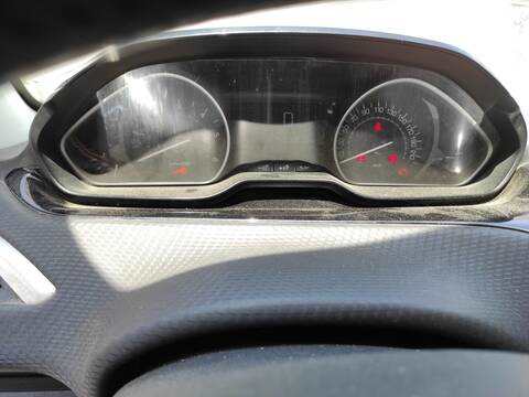 Cuadro de Instrumentos Peugeot 208 YH01