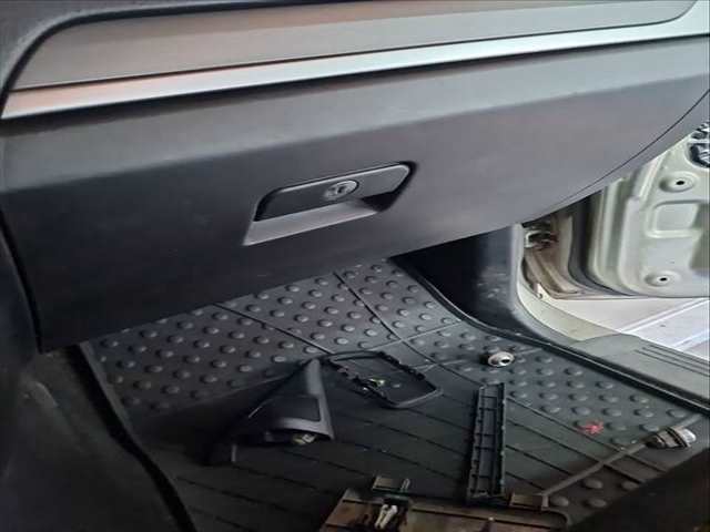 Guantera Mitsubishi Montero 3.2 DI-D V88W V98W) 160CV 118KW