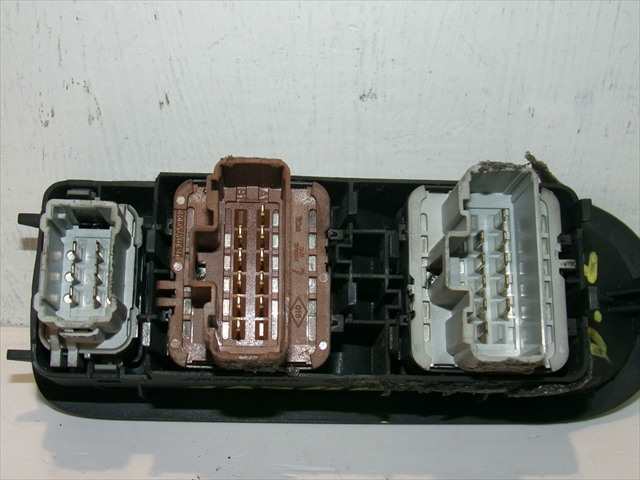 Foto 4ª: Botonera Elevalunas Renault Scenic 1.9 DCI 2003-2009 [F9QD8] (2004)