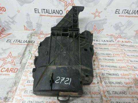 Foto 3ª: Caja Reles Fusibles Iveco Daily EINZELKABINE 35 C... RADSTAND 4100 146CV 107KW [F1CE3481J·B] (2013)