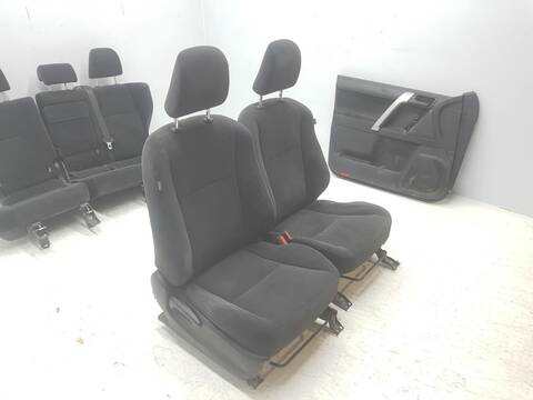 Foto 3ª: Juego Asientos Completos Toyota Land Cruiser 2.8 TD 177CV 83KW [1GDFTV] (2017)