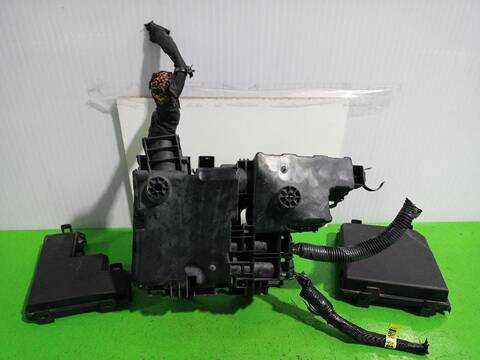 Foto 2ª: Caja Reles Fusibles Nissan Qashqai ACENTA 116CV [HRA2DDT] (2013)