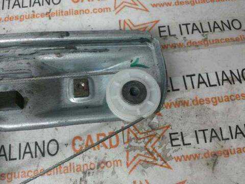 Elevalunas Manual Trasero Derecho Renault Megane CONFORT AUTHENTIQUE BERLINA 120CV 88KW II BERLINA 5P