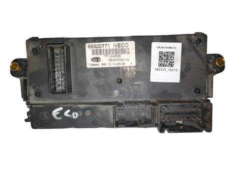 Caja Reles Fusibles Iveco Daily 49-12 V 13134124 13134204 13134211 13134212 ...