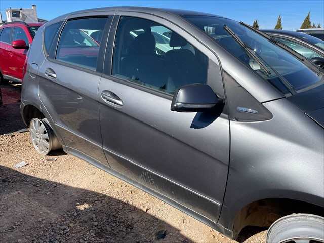 Foto 3ª: Puerta Delantera Derecha Mercedes Clase A 160 2.0 CDI 82cv [640942] (2011)