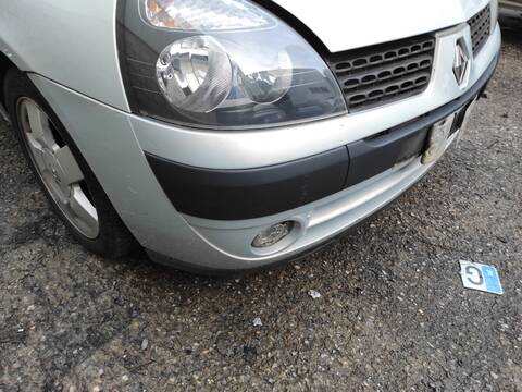 Foto 2ª: Paragolpes Delantero Renault Clio K9K702 (2003)