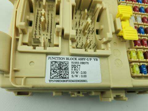 Foto 2ª: Caja Reles Fusibles Kia Stonic 1.0 T-GDI ECO-DYNAMICS 101CV 74KW [G3LF] (2023)