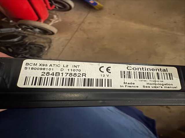 Foto 3ª: Caja Reles Fusibles Renault Scenic F9Q872 (2010)