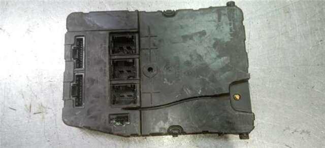 Foto 2ª: Caja Reles Fusibles Renault Scenic 1.9 AUTHENTIQUE [1.9 LTR. - 88 KW DCI DIESEL] (JM)(2003-_) [F9QB800]