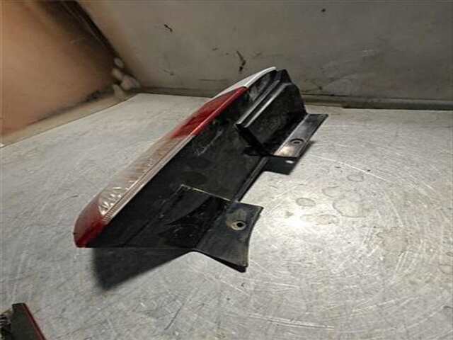 Foto 3ª: Piloto Trasero Izquierdo Ssangyong Kyron 2.0 200 XDI LIMITED 4WD [2.0 LTR. - 104 KW TD-KAT]