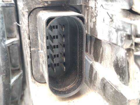 Foto 3ª: Faro Derecho Audi A4 2.5 TDI AVANT 163CV 120KW [BFC] (2003)