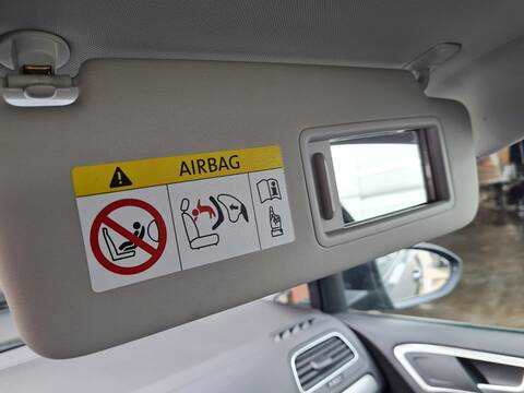 Parasol Derecho Volkswagen Golf ADVANCE 116CV 85KW