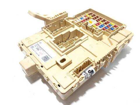 Foto 2ª: Caja Reles Fusibles Hyundai i30 1.0 TGDI CAT 120CV 88KW [G3LE] (2022)