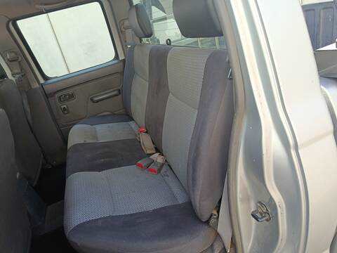 Asientos Traseros Nissan Navara D PICKUP D22) YD25DDTI