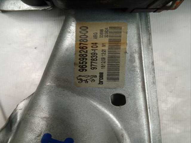 Foto 4ª: Elevalunas Eléctrico Trasero Izquierdo Peugeot 308 1.6 CONFORT [1 6 LTR. - 66 KW HDI FAP] 90CV