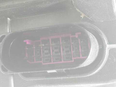 Foto 3ª: Faro Derecho Audi A6 2.0 TDI ULTRA 113CV 83KW