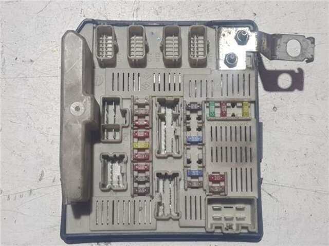Caja Reles Fusibles Renault Megane 1.5 AUTHENTIQUE [1.5 LTR. - 78 KW DCI DIESEL] II BERLINA 5P (10.2002-_)