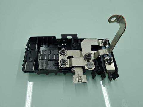 Caja Reles Fusibles Mercedes Clase A 140 A 45 AMG 4-MATIC 176.052) 381CV 280KW