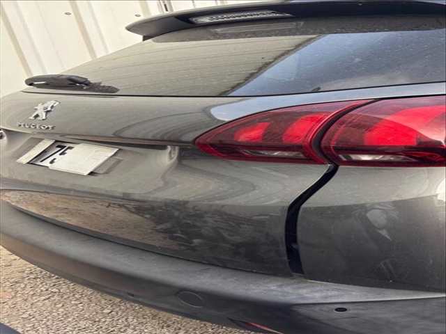 Piloto Portón Derecho Peugeot 2008 YHY