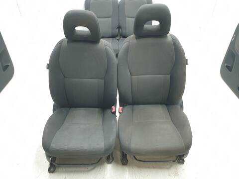 Foto 2ª: Juego Asientos Completos Toyota Rav4 2.0 SOL 4X4 2003-) (2001)