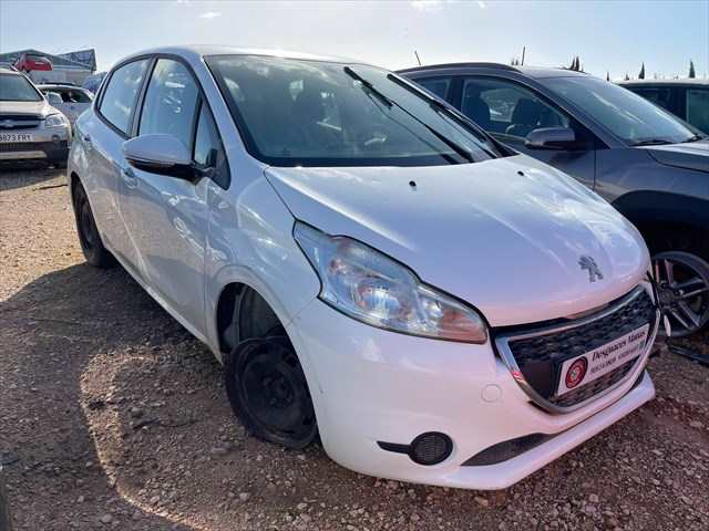 Foto 3ª: Paragolpes Delantero Peugeot 208 1.4 HDI 68cv [8H01] (2014)