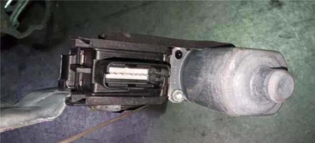 Foto 3ª: Elevalunas Eléctrico Delantero Izquierdo Peugeot 308 1.6 HDI [9HP]